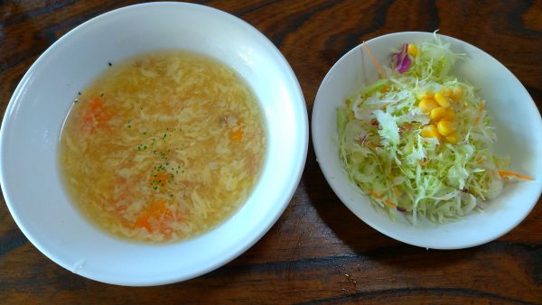 ビッグハート 泡瀬店 サイコロステーキＢ（２３０ｇ）のスープとサラダ